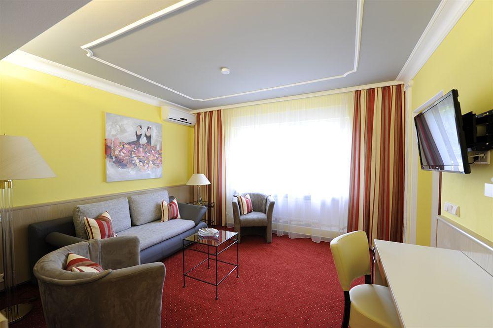 Hotel Ambiente バート・ベリンゲン エクステリア 写真